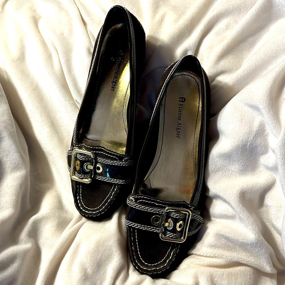 Etienne Aigner Deep Chocolate Brown w/white stitching & gold hardware SZ 8.5